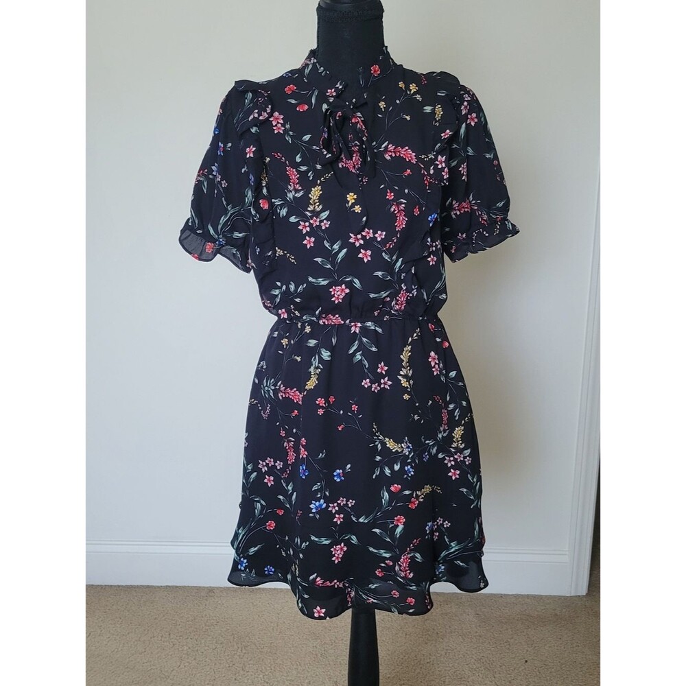 Cupcakes and Cashmere Karolina Floral Mini Tie Neck Flutter Sleeves Dress Small